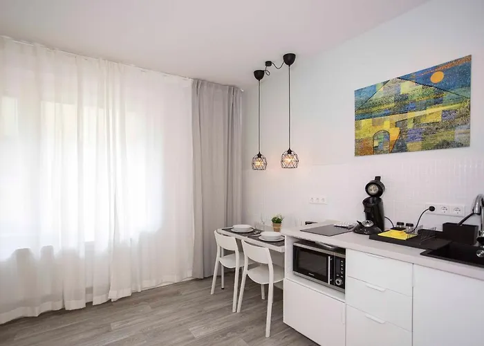 - Zentral Mit Hinterhof-flair * Nürnberg